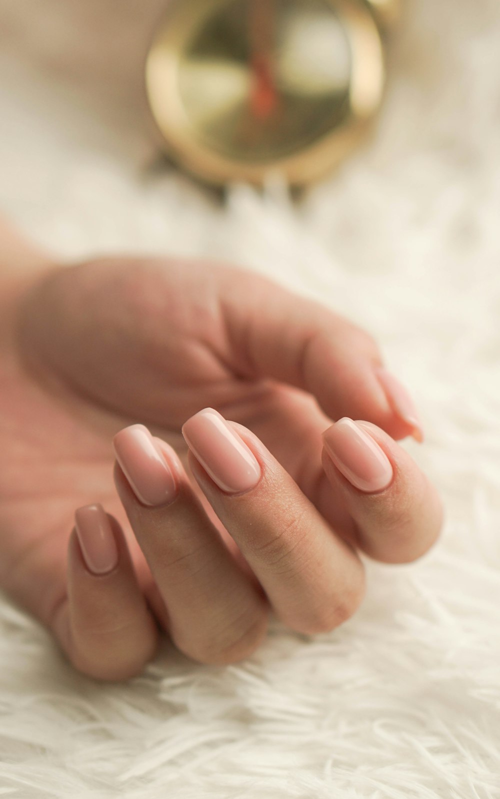 Manicura rosa natural